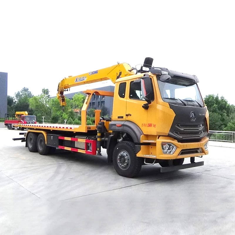 HOWO 6*4 Rear Double Axle Wrecker Truck with 12 Ton Crane Oblique Front View
