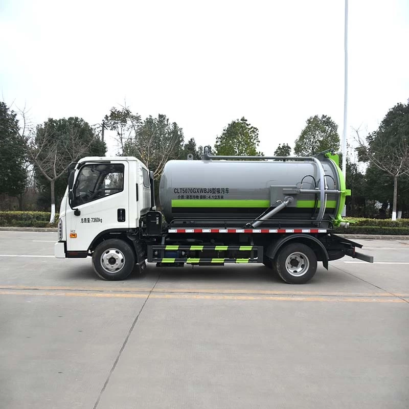 Foton 5 cbm 4×2 cleaning vaccum suction sewage truck Front Side View 