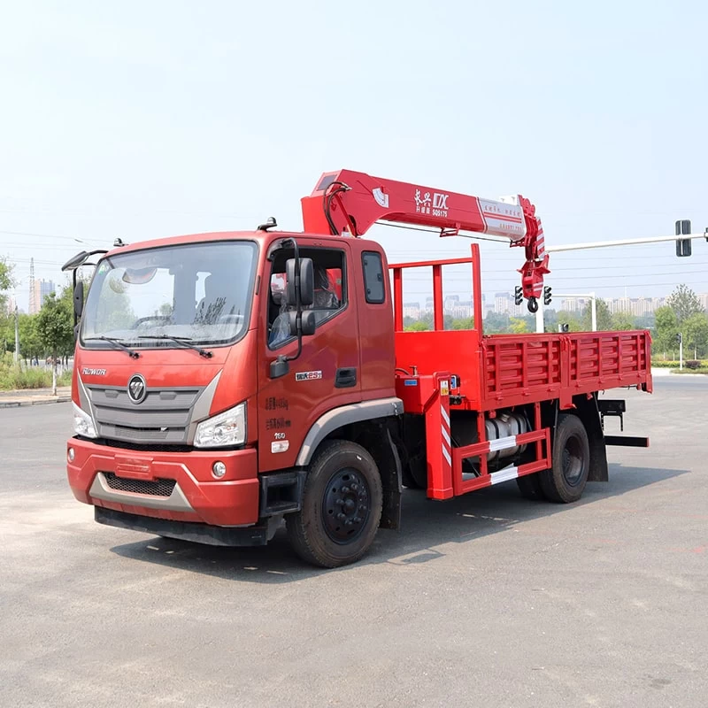 FOTON 4*2 straight arm hydraulic truck mounted crane Oblique Front View 