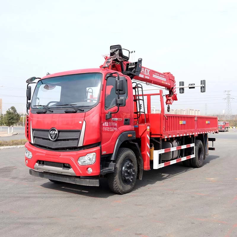 FOTON 4*2 15 meter Telescopic boom truck mounted crane Oblique Front View
