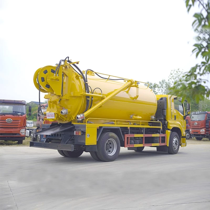 ISUZU 4×2 15m3 Sewage Cleaning and Suction Truck for Sale Oblique Back Plot
