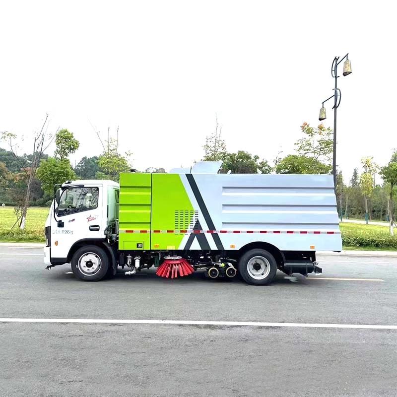 DongFeng Road Washing and Sweeping Vehicle Vacuum Truck Front side view