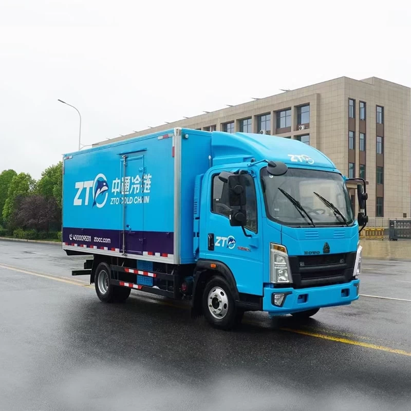 SINOTRUK HOWO 130hp 4*2 frozen meat refrigerated van
Oblique Front View