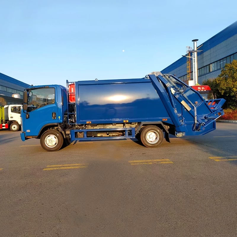 ISUZU New or Used 4x2 7 CBM Garbage Compactor Truck for Sale Front Side View
