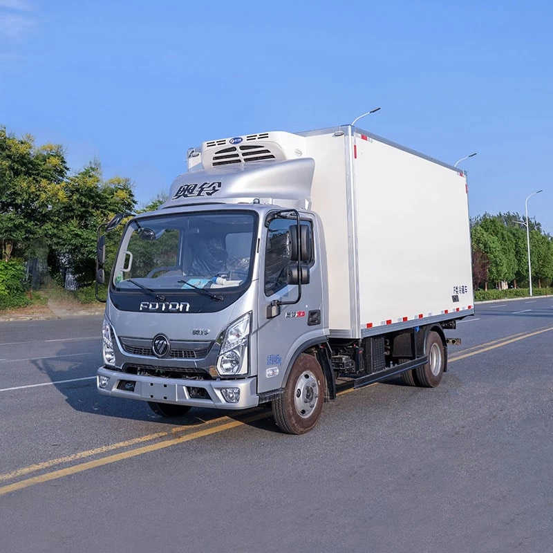 Foton 4X2 refrigerated frozen Van Cargo Box Food Truck Oblique Front View