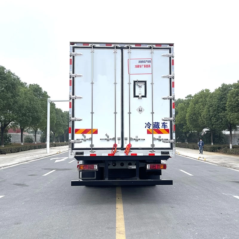 New diesel HOWO 41m3 vegetable truck refrigeration Back Image
