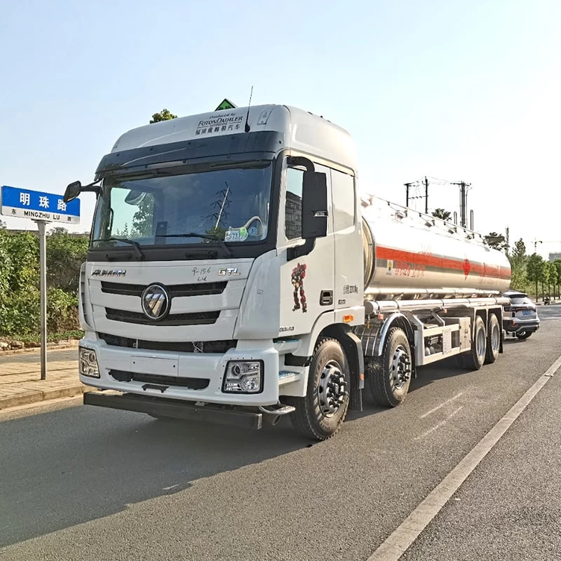 Foton 8x4 35000L Fuel Tank Truck Refuel Tank Truck Oblique Front View
