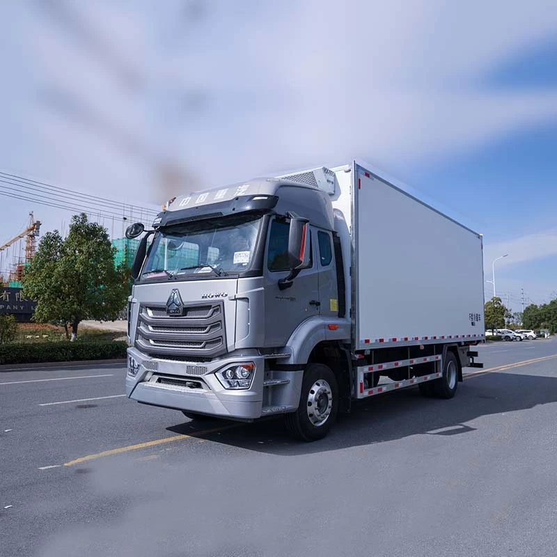 Sinotruk HOWO Freezer Box Truck Light duty 6.8m For Sale Oblique Front View
