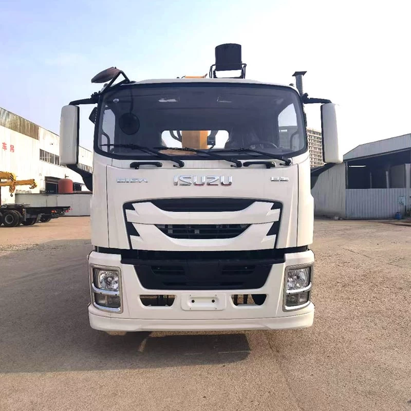 ISUZU 10 Ton Hydraulic Boom Crane Truck for Weight Lifting
Front View