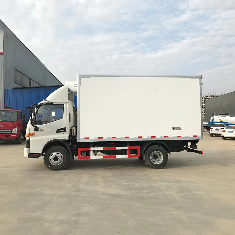 JAC 18m3 small mini meet vegetable refrigerated trucks Front Side View