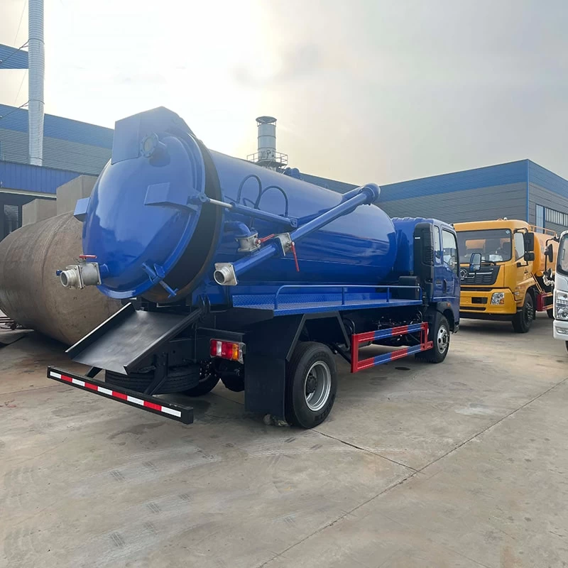 SINOTRUK 4*2 5 cubic vaccum fecal sewage suction truck Oblique Back Plot
