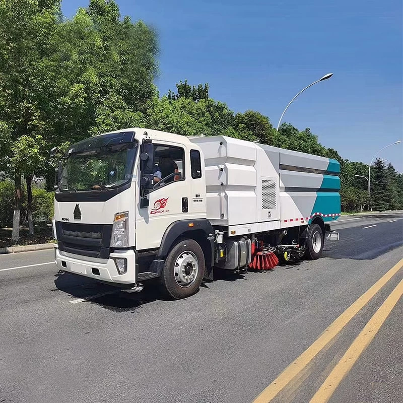 SINOTRUK 4*2 high pressure used or new road sweeper truck Oblique Front View
