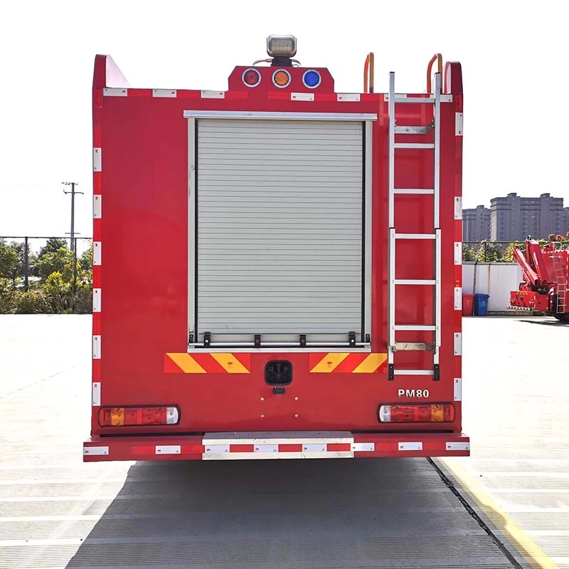 Howo 4x2 8000L water tanker fire fighting truck Back Image