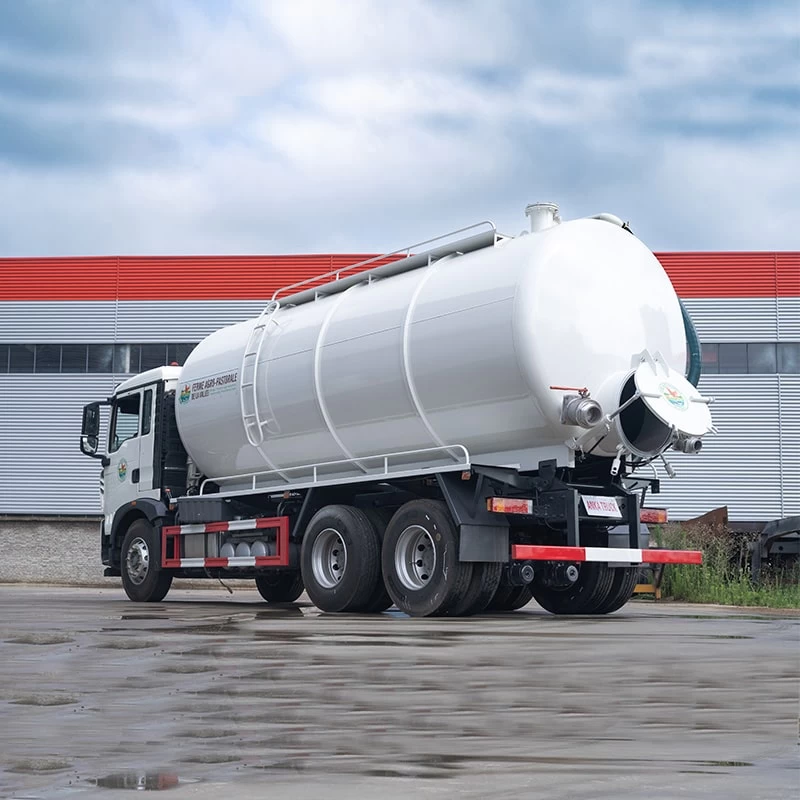 Sinotruk 24 Tons High-Pressure Cleaning Suction Truck Sewer Oblique Back Plot
