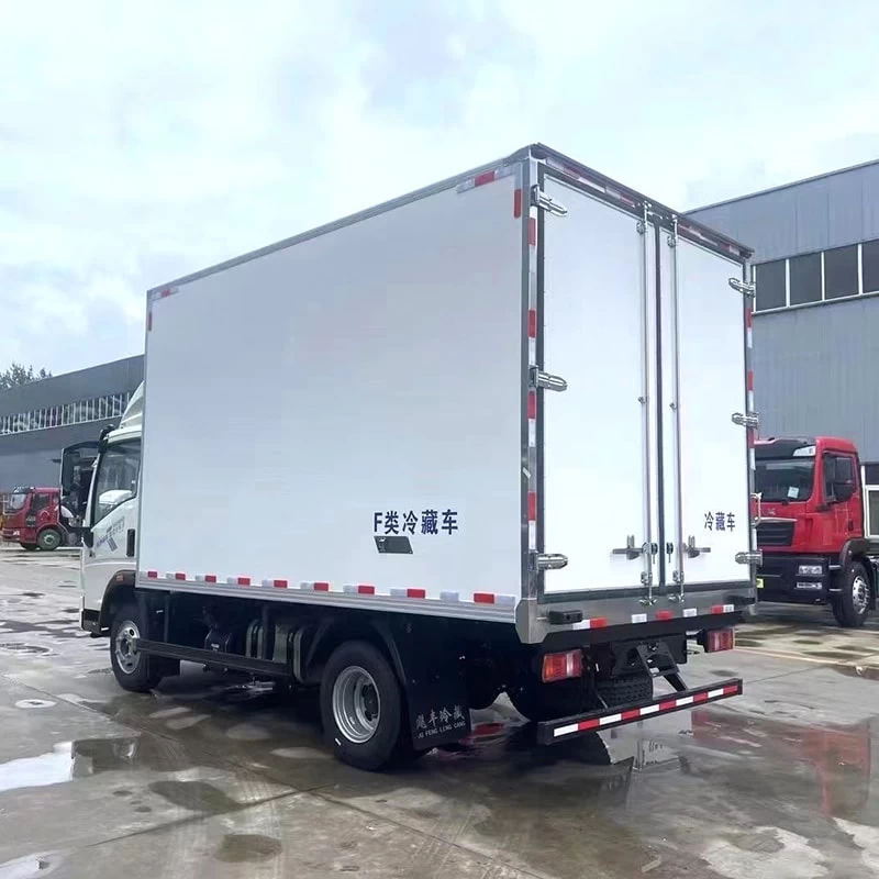 SINOTRUK HOWO 4*2 23m3 right hand drive refrigerator truck Oblique Back Plot
