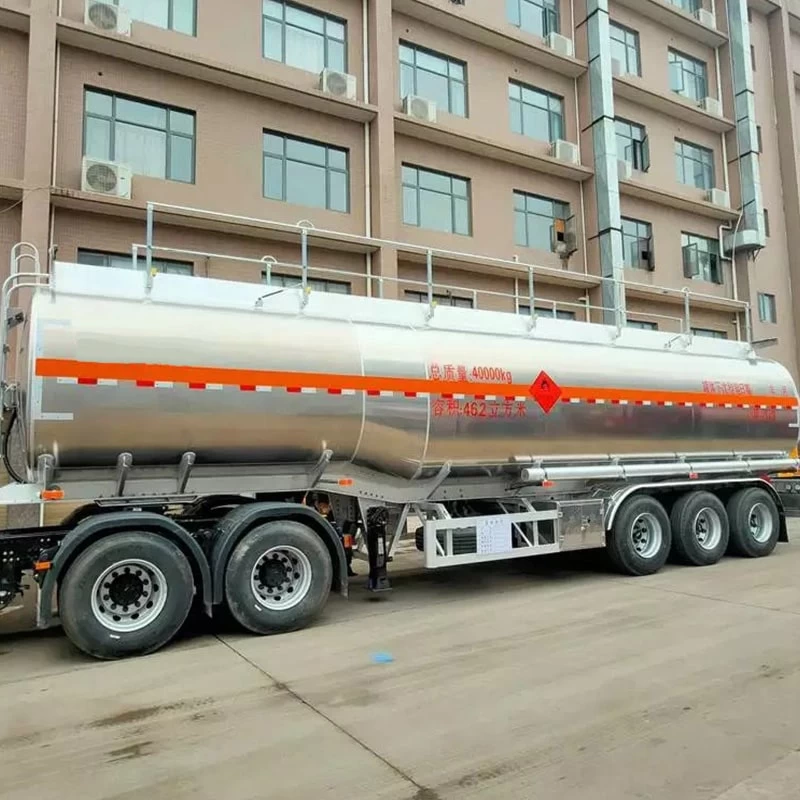 3 Axles 46000L Water Edible Cooking Oil Delivery Tank Front Side View
