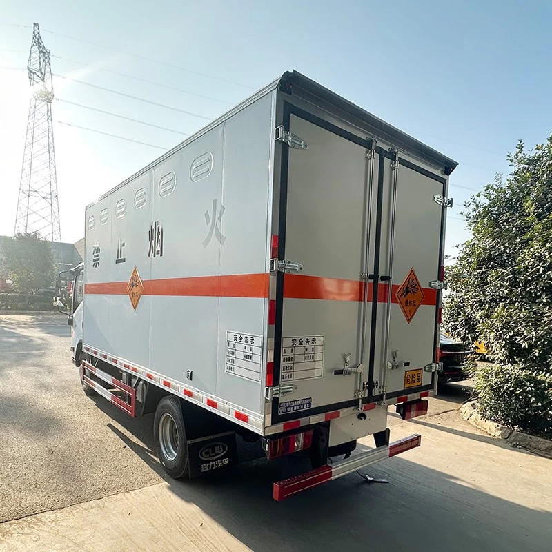 Japan ISUZU explosive flammable liquid goods transport truck Oblique Back Plot
