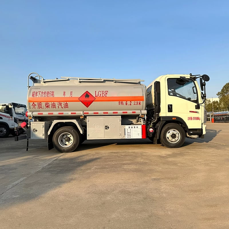 HOWO 4*2 5 ton small oil diesel fuel bowser tanker truck Front Side View 
