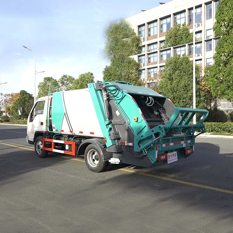 Foton 5cbm Professional Compressed Garbage Truck Oblique back plot