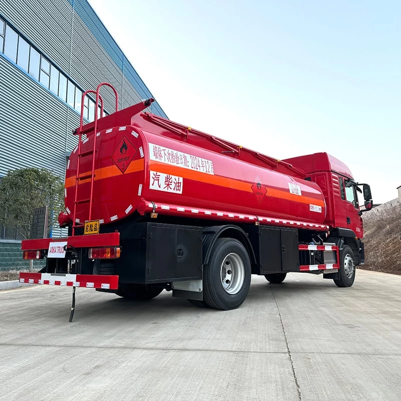 HOWO 4*2 iron oil diesel fuel bowser for sale Oblique Back Plot 