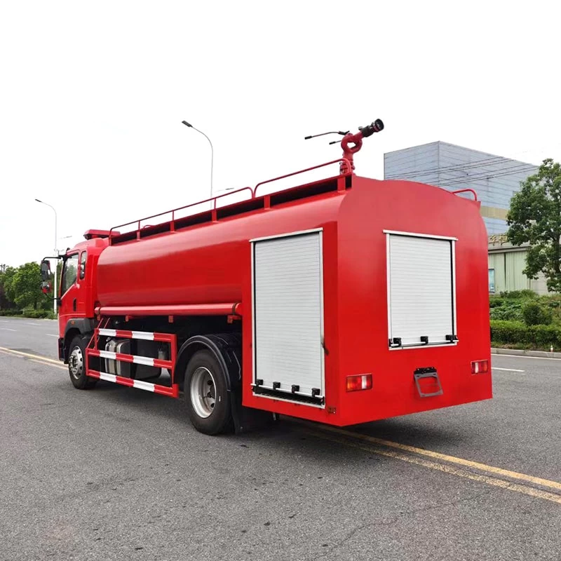 SINOTRUK low price 4*2 8cbm water tank fire truck Oblique Back Plot