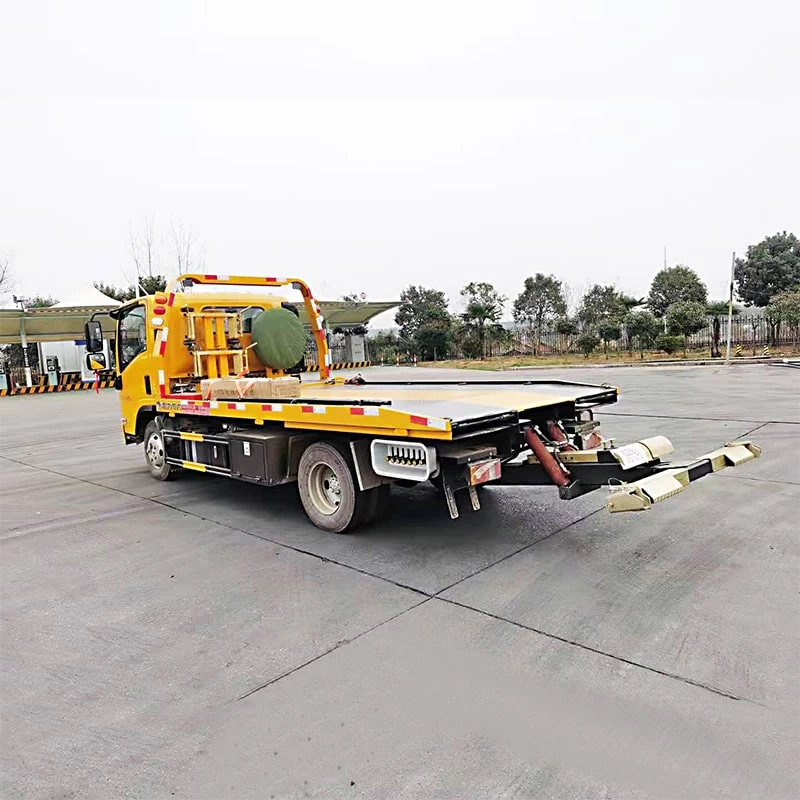ISUZU 4X2 4ton flatbed tow truck road wrecker truck Oblique Back Plot