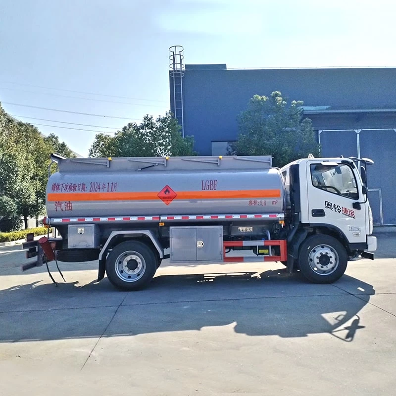 Foton 10000 Liters 4x2 Small Fuel Delivery Trucks for Sale
Front Side View