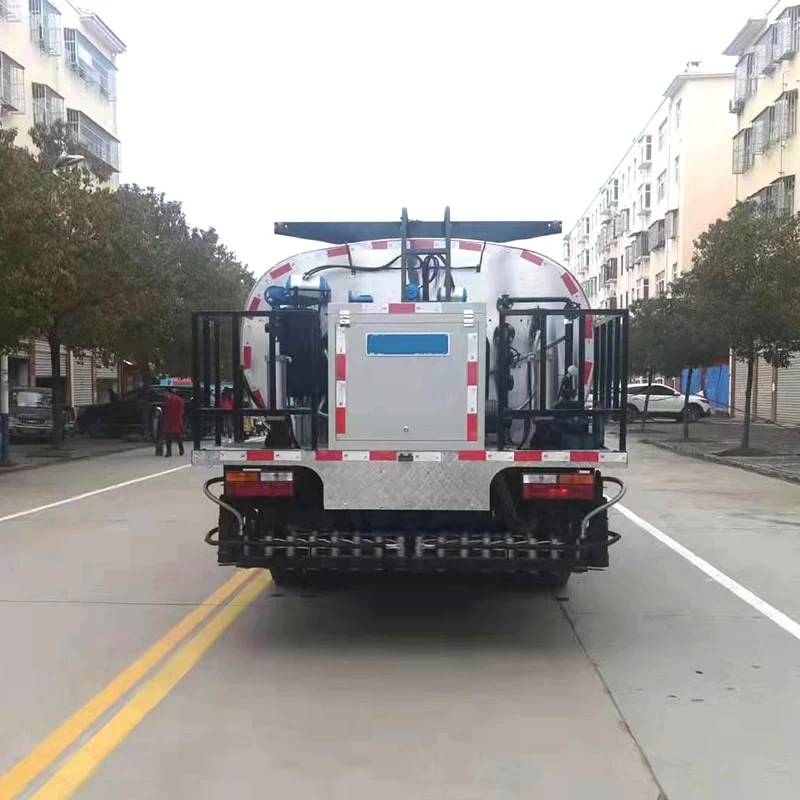 SHACMAN 8CBM 4*2 automatic asphalt distribution truck Back Image
