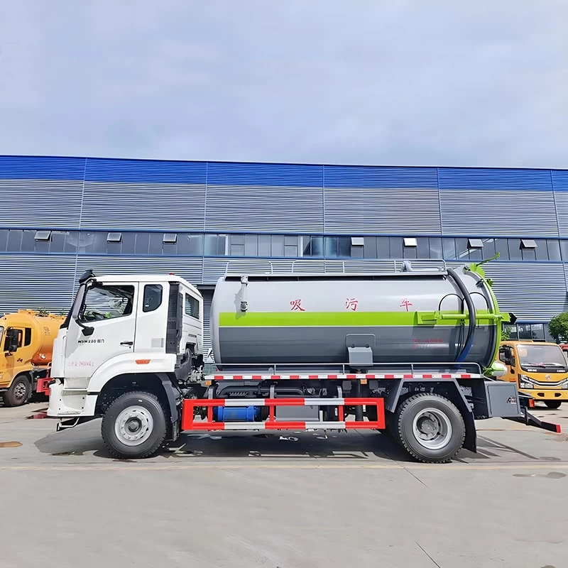 Howo 220HP 12CBM Sewage Suction Truck Vacuum Spetic for Sale Front Side View
