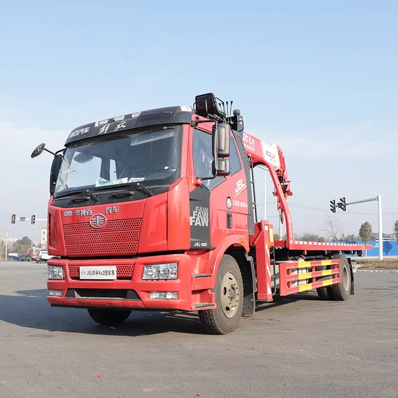 FAW 4*2 straight arm truck mounted telescopic crane Oblique Front View