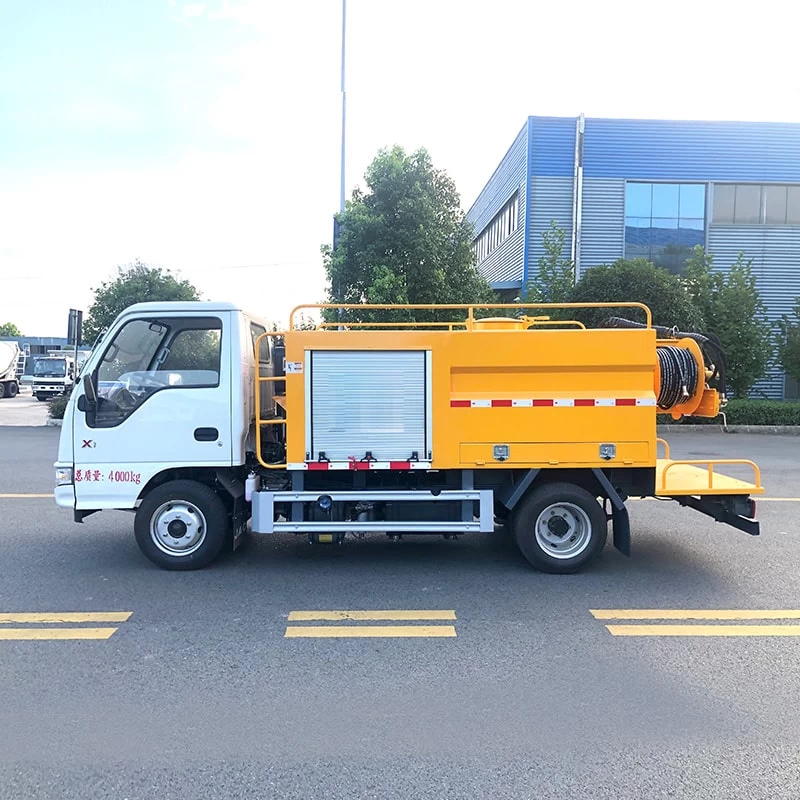 JAC 4*2 high pressure sewage suction cleaning truck Front Side View
