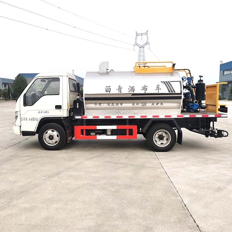 Faw 4x2 bitumen gravel synchronous spreader truck Front Side View
