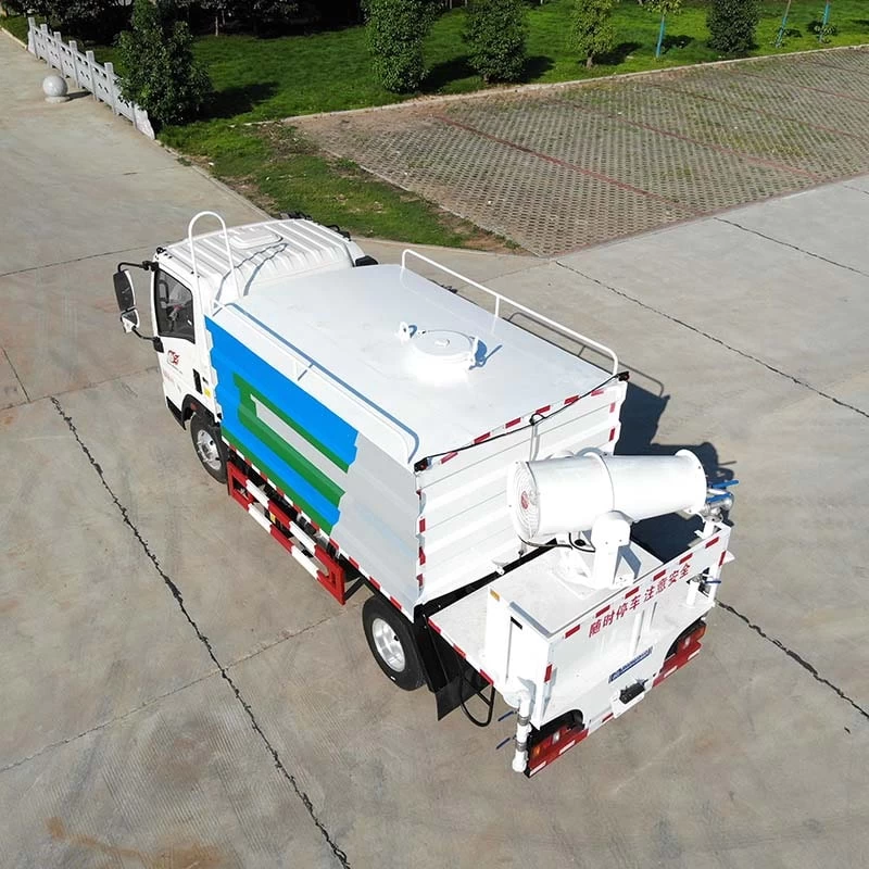 Howo 4X2 5cbm Water Spray Tank Truck Oblique Back Plot 