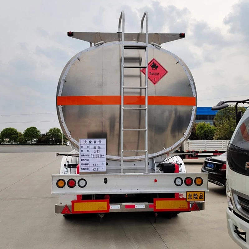 Aluminum Alloy 42000L 3 Axle Water Edible Oil Delivery Tank Back Image

