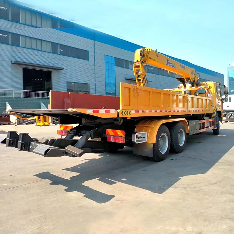 HOWO 6*4 Rear Double Axle Wrecker Truck with 12 Ton Crane Oblique Back Plot 
