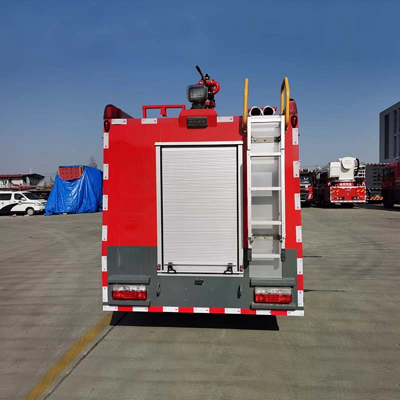 Dongfeng 4x2 2500 liter fire fighting truck Back Image