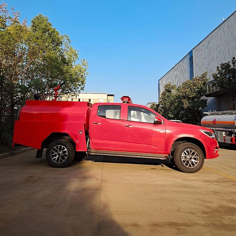 ISUZU 4 Wheels Pickup Fire Fighting Rescue Truck Front Side View

