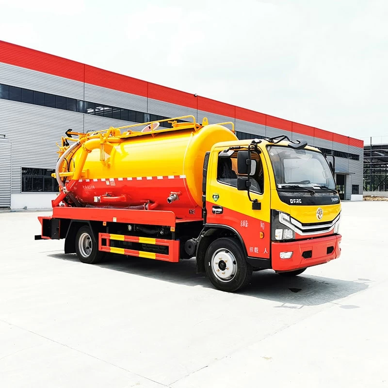 Dongfeng 4*2 10 ton vacuum truck sewage suction Oblique Front View