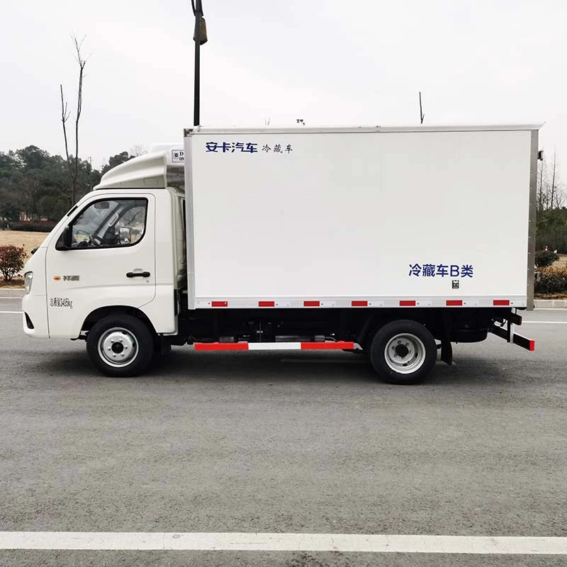 Foton high quality 4x2 Mini Refrigerator freezer Truck Front Side View