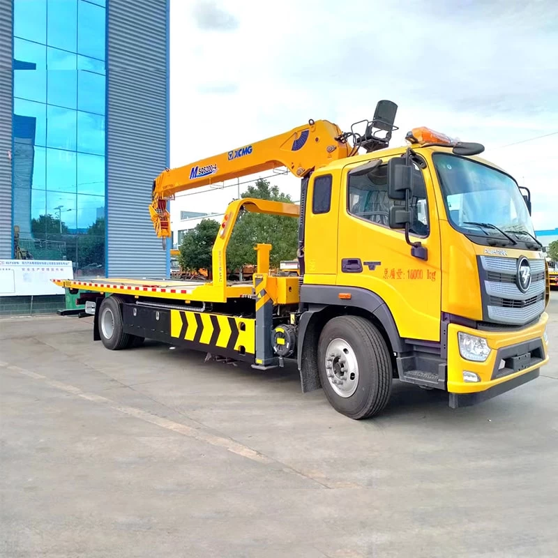 Foton Flatbed Towing Wrecker Truck Mounted with 8 Ton Crane Oblique Front View