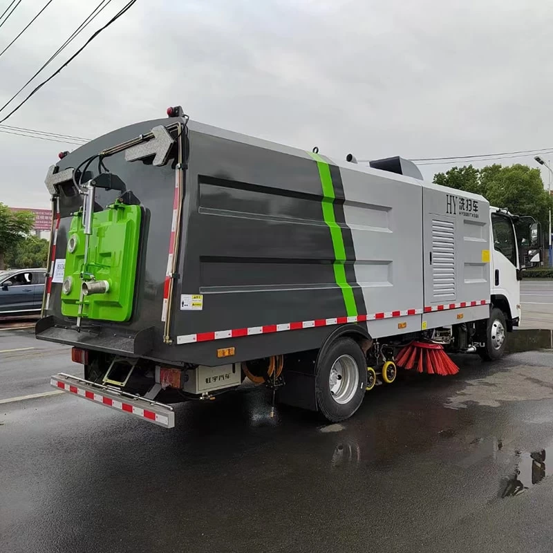 ISUZU 4cbm high-pressure flushing self-cleaning road sweeper Oblique Back Plot