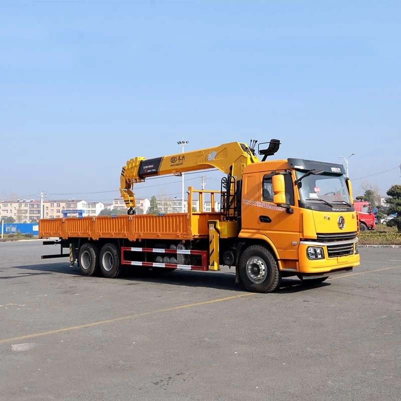 SHACMAN 8*4 straight telescopic boom truck mount crane Oblique Front View