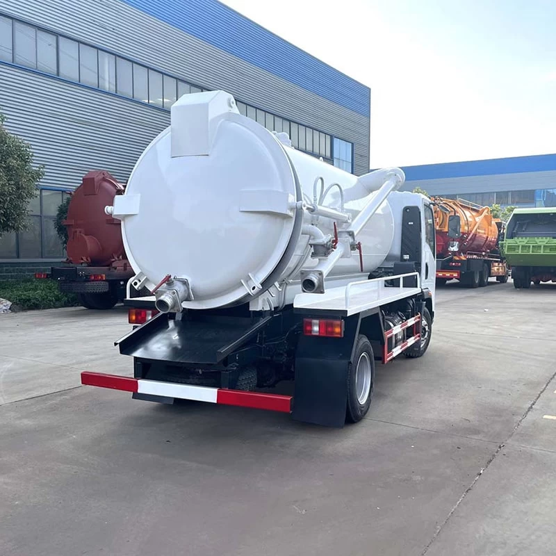 SINOTRUK HOWO 6 cubic drainage vaccum sewage suction truck Oblique Back Plot