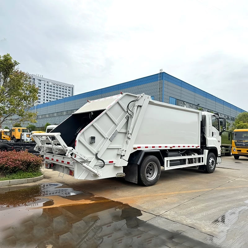 Janpan Brand 4 X 2 15 CBM Compactor Garbage Truck Oblique Back Plot