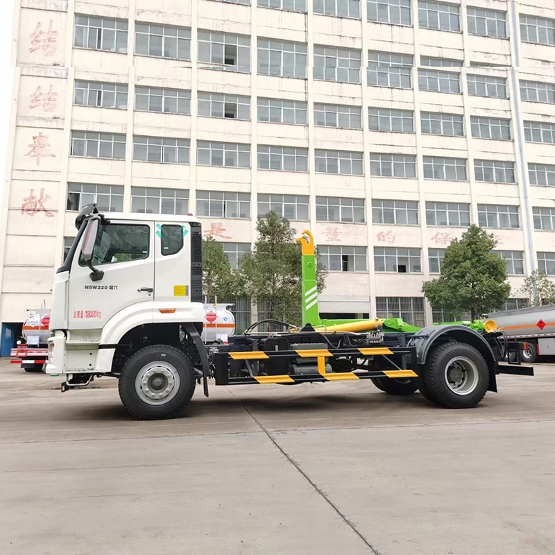 Howo 18 Ton Hook Lift Waste Collecting Garbage Truck Price
Front Side View