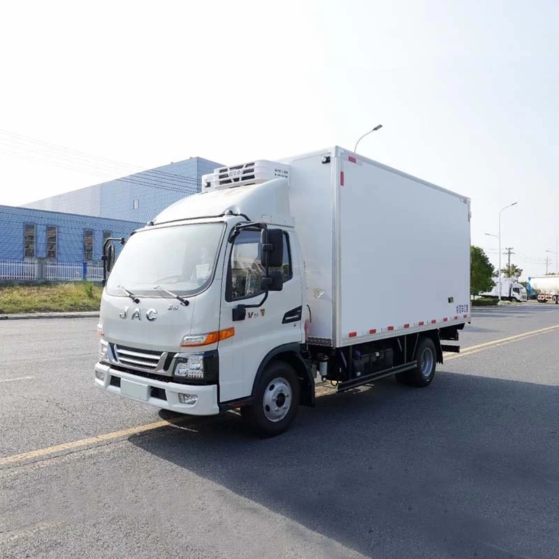 JAC 4x2 Refrigerator Truck 6 Wheels Refrigerated Truck Oblique Front View