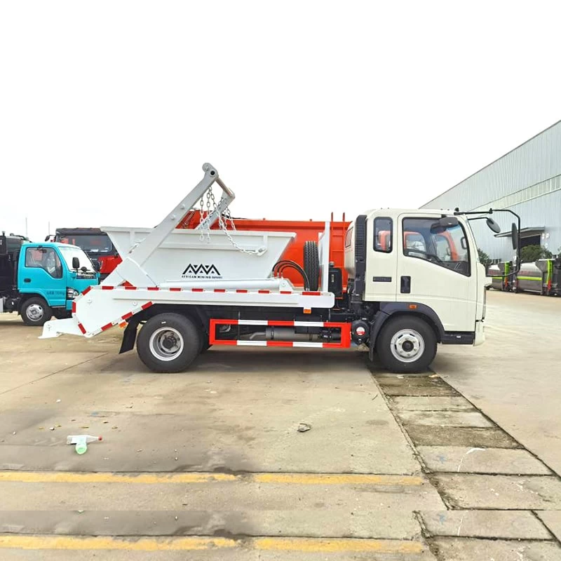 Sinotruk HOWO 4X2 5CBM Swing Arm Garbage Truck Rear Loader
Front Side View 