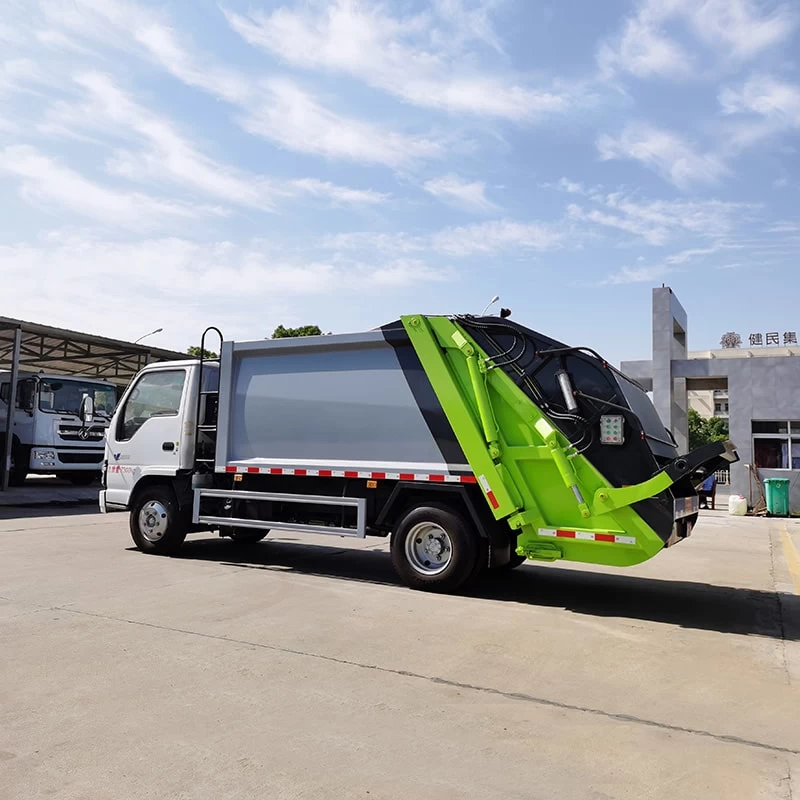 ISUZU high quality 6 cbm compressed garbage truck Oblique Back Plot