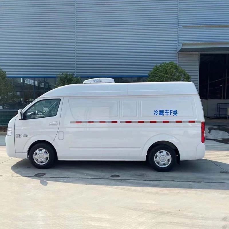 2 ton Frozen food transportation refrigerator van truck Front Side View
