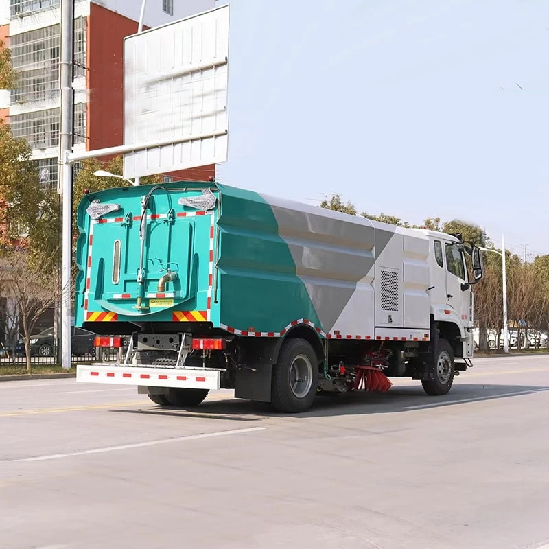 SINOTRUK 4*2 new or used price of road sweeper truc Oblique Back Plot
